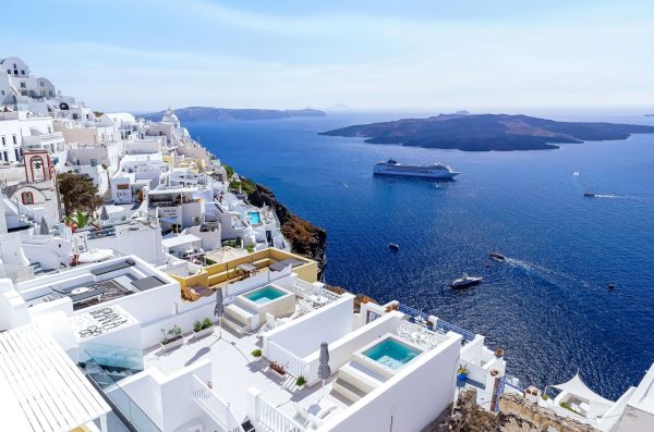 Comment organiser une croisière pour découvrir les traditions de la poterie en Grèce?