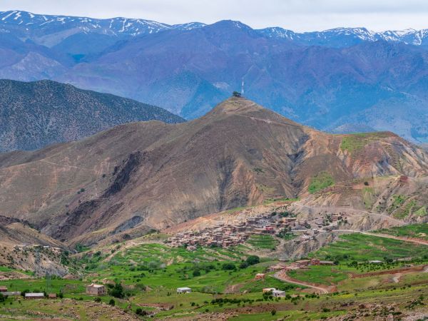 Quels sont les meilleurs itinéraires pour une randonnée dans les montagnes de l'Atlas, Maroc?